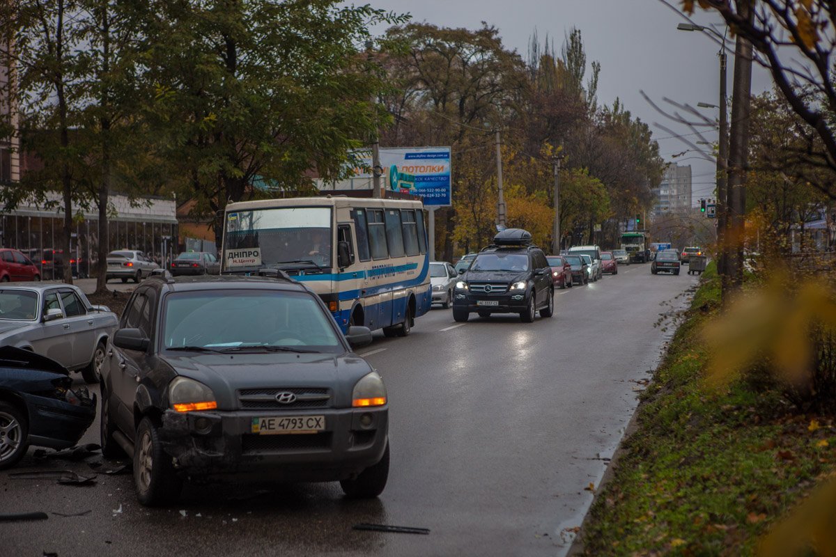 Столкнулись Hyundai Tucson и Mazda Столкнулись Hyundai Tucson и Mazda