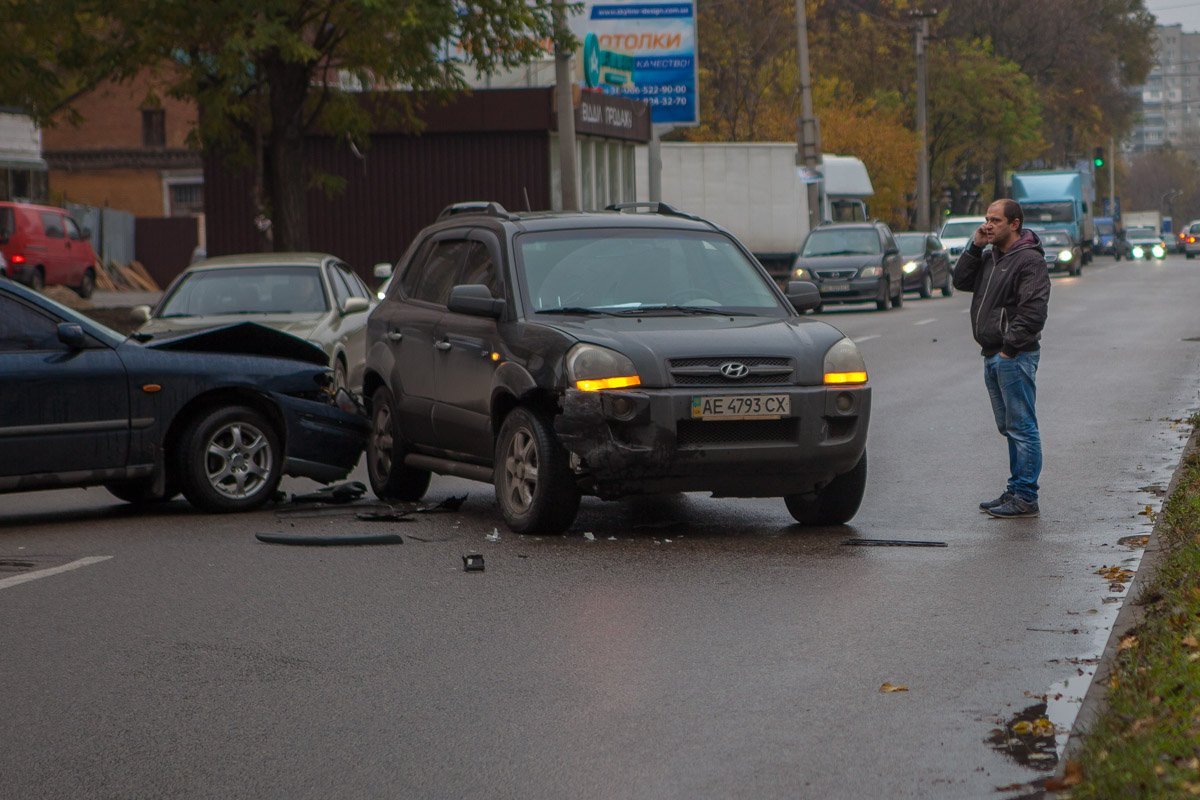 На участке дороги образовалась пробка На участке дороги образовалась пробка