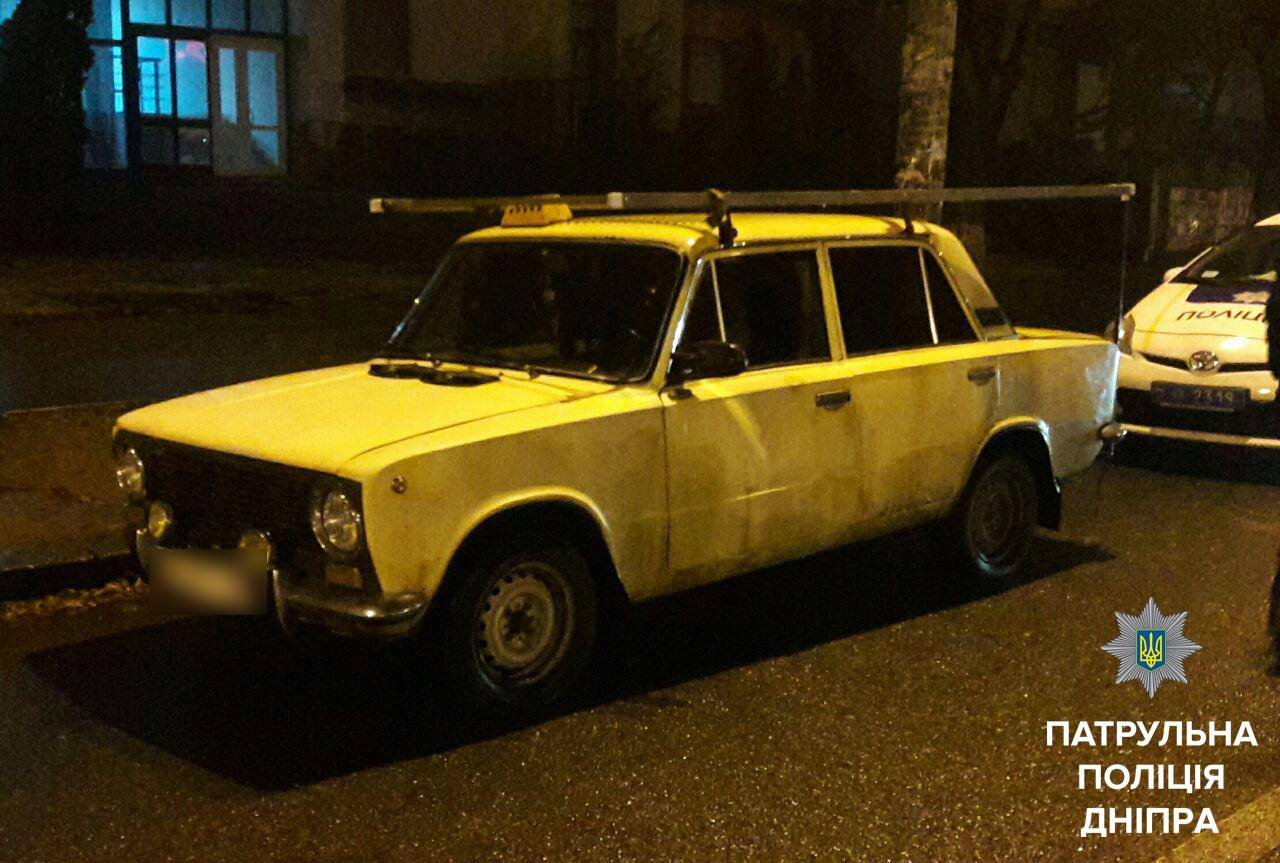 Патрульные остановили ВАЗ 2101 за неработающую подсветку заднего номера Патрульные остановили ВАЗ 2101 за неработающую подсветку заднего номера