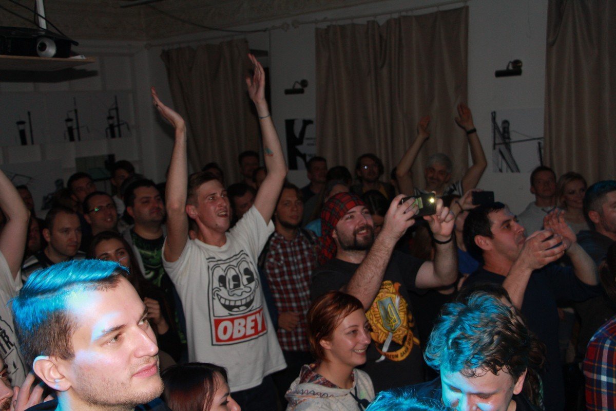 Поклонники вызывают ХЗВ на бис