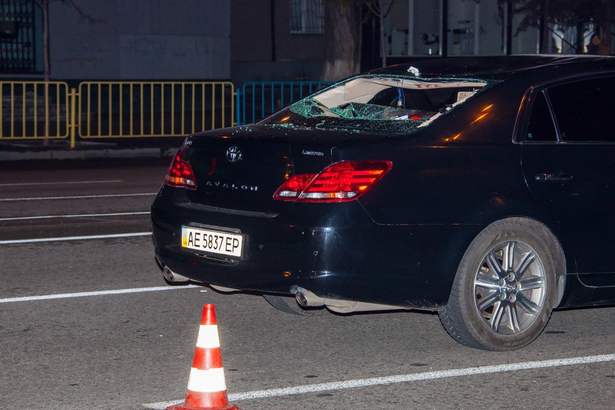 Повреждения задней части автомобиля Повреждения задней части автомобиля