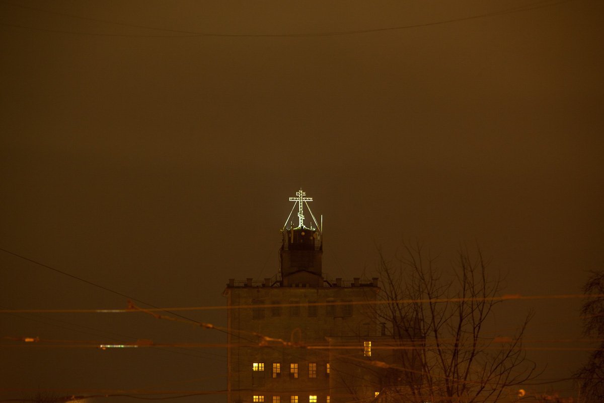 У человека в душе дыра размером с Бога, и каждый заполняет её как может