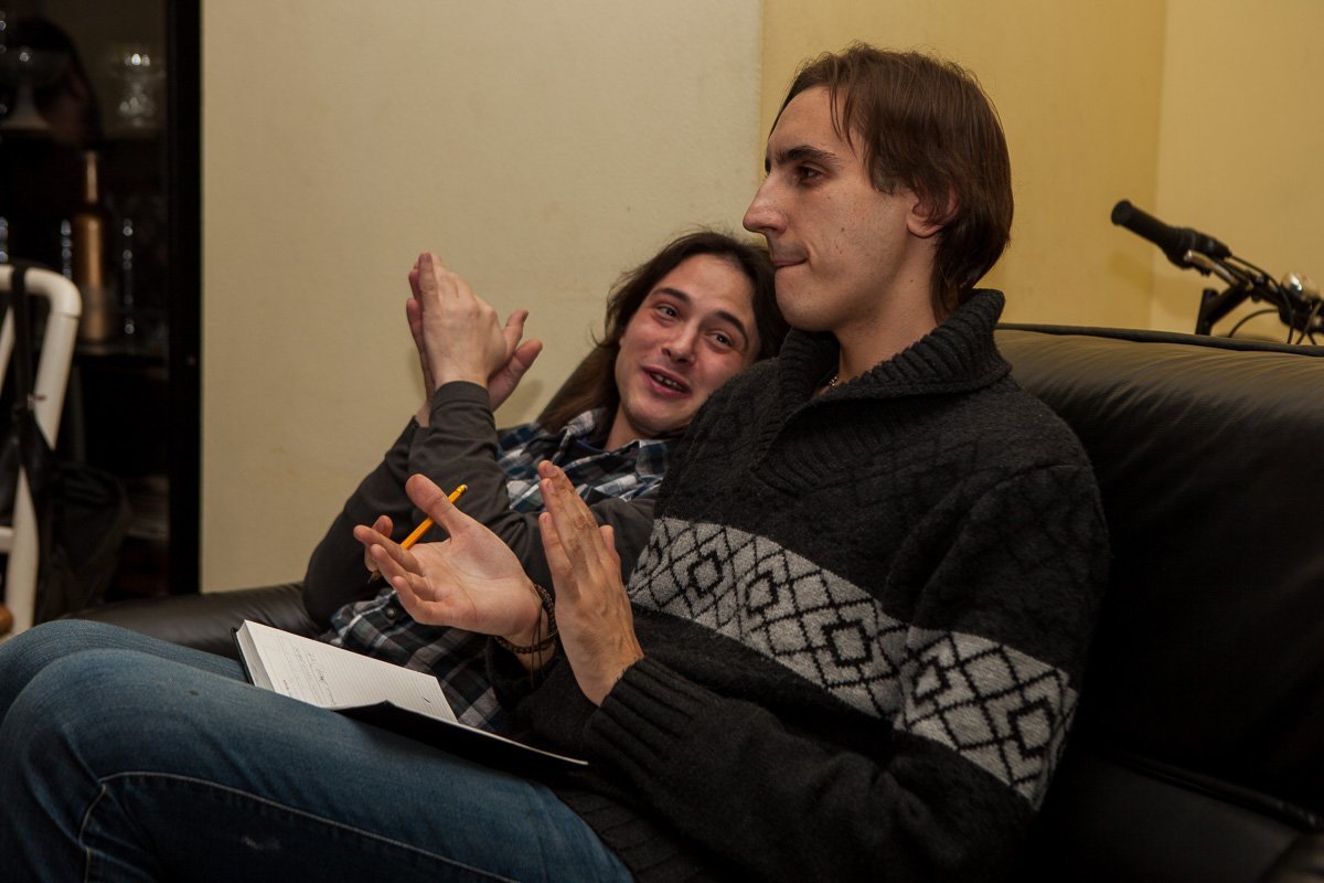 На вечере была веселая и благодарная публика, внимательно слушащая и не перебивающая исполнителя