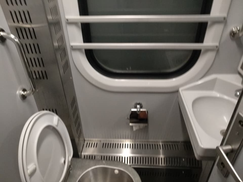 По словам Инны Музычук, в туалете довольно чисто По словам Инны Музычук, в туалете довольно чисто