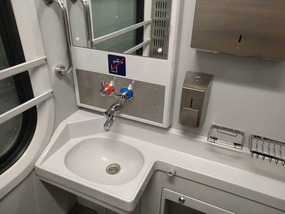 Умывальник в новом поезде порадовал чистотой Умывальник в новом поезде порадовал чистотой
