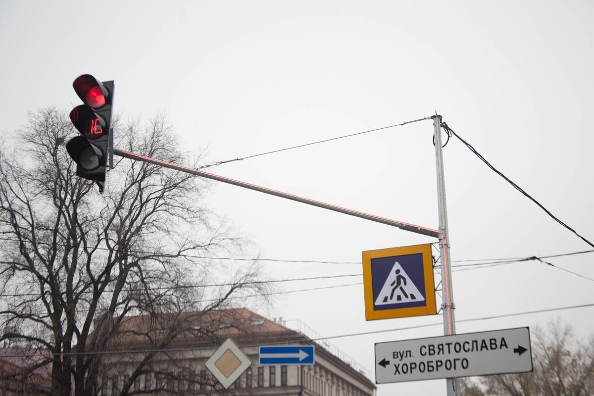 Стоимость подобного светофора стартует от 50 тысяч гривен Стоимость подобного светофора стартует от 50 тысяч гривен