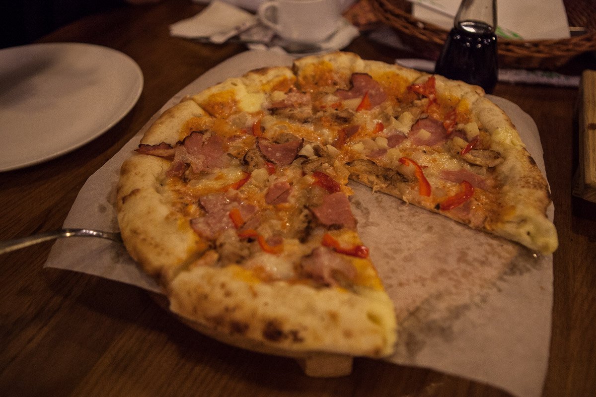 Пицца с сырными бортиками весила 554 грамма - практически ровно столько, сколько и должна была Пицца с сырными бортиками весила 554 грамма - практически ровно столько, сколько и должна была