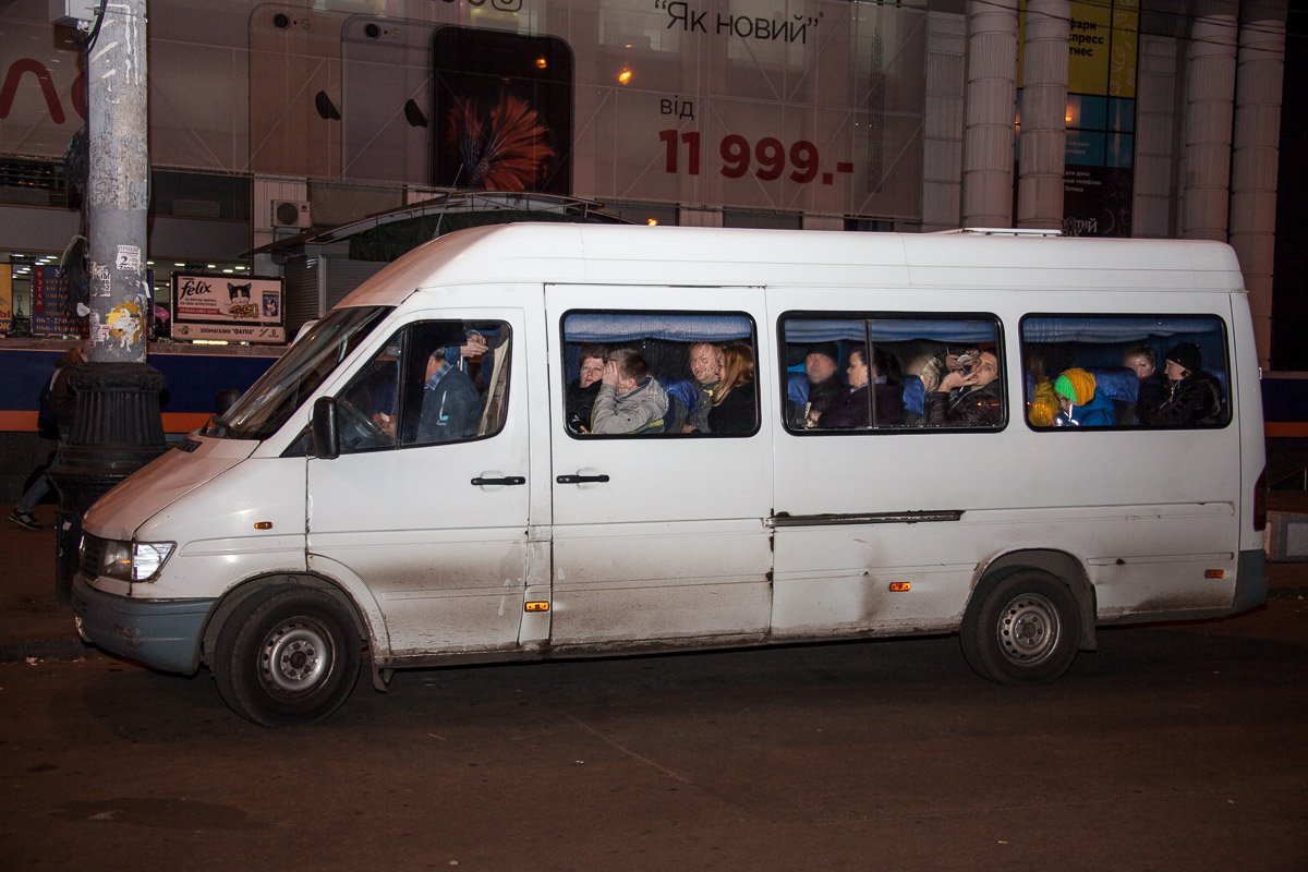 Бригадир маршрута говорит, что денег на ремонт авто сейчас катастрофически не хватает