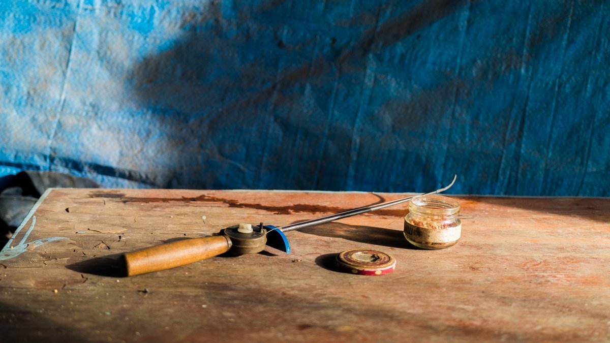 Умерший пришел на рыбалку с удочкой и червями Умерший пришел на рыбалку с удочкой и червями