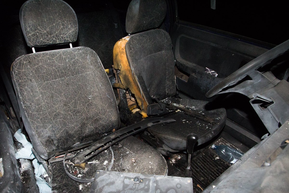 На машине уже несколько лет никто не ездил На машине уже несколько лет никто не ездил