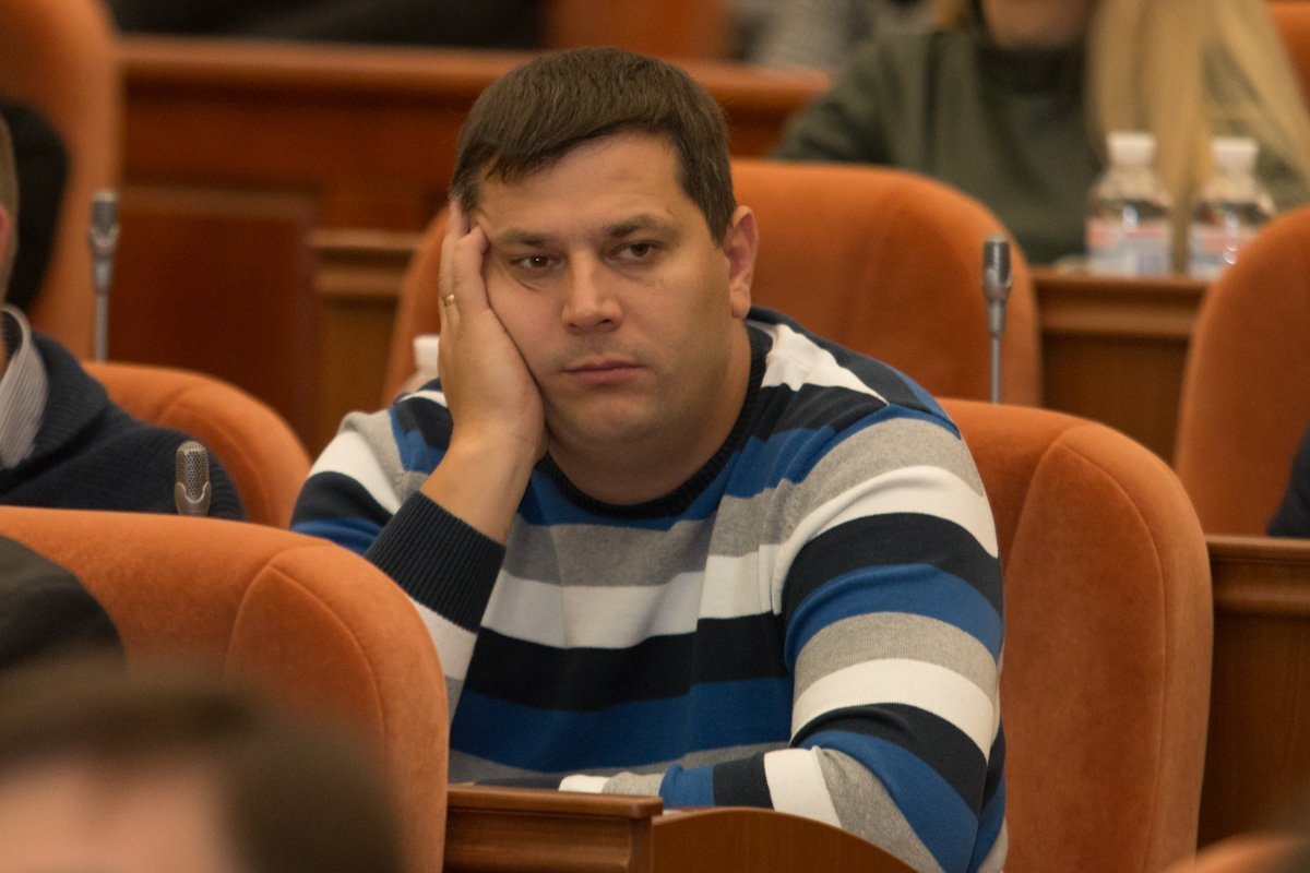 Депутаты тоже грустят этой холодной осенью Депутаты тоже грустят этой холодной осенью