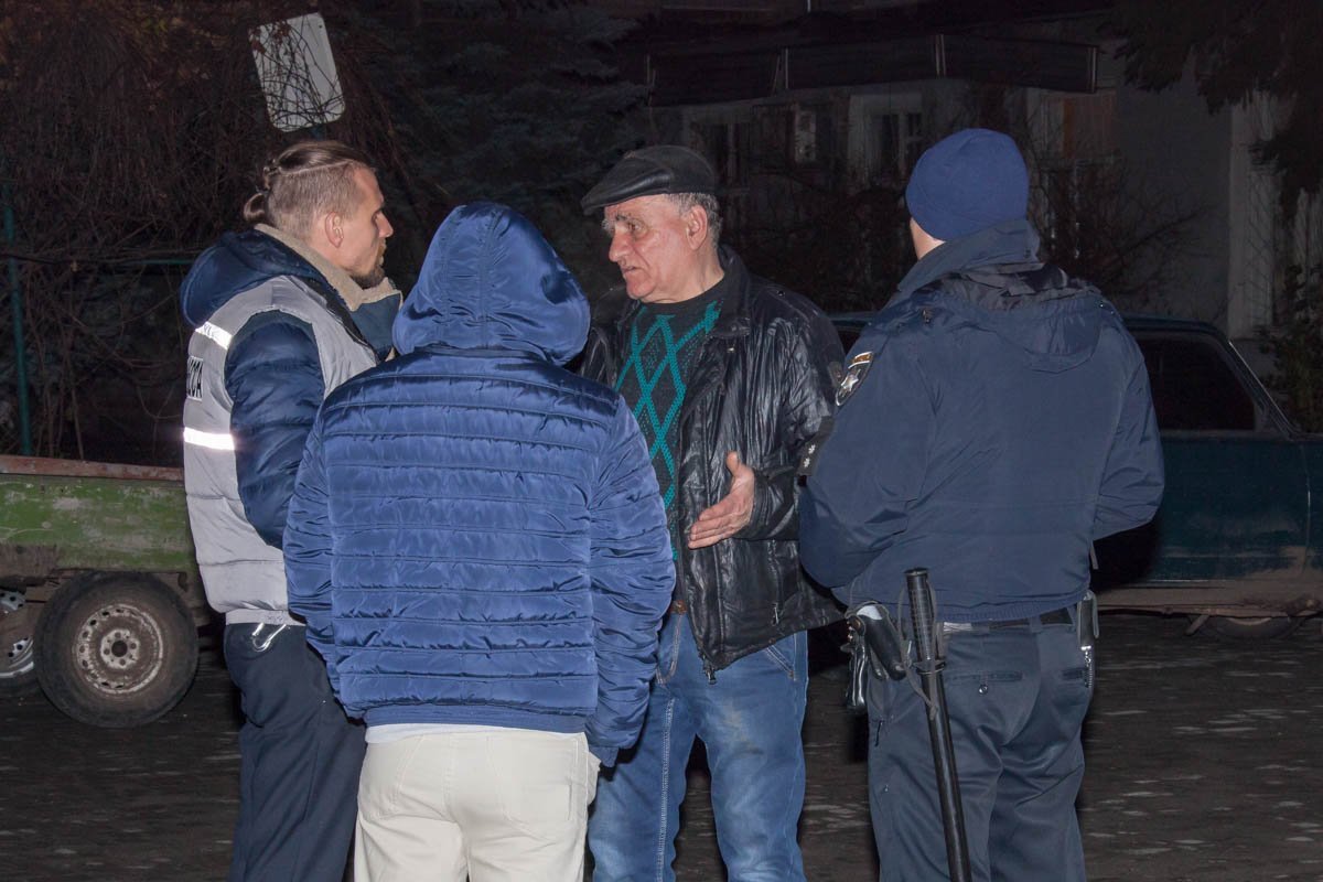 Николай Мальцев не стал дожидаться приезда "скорой помощи" - ситуация требовала мгновенного решения Николай Мальцев не стал дожидаться приезда "скорой помощи" - ситуация требовала мгновенного решения