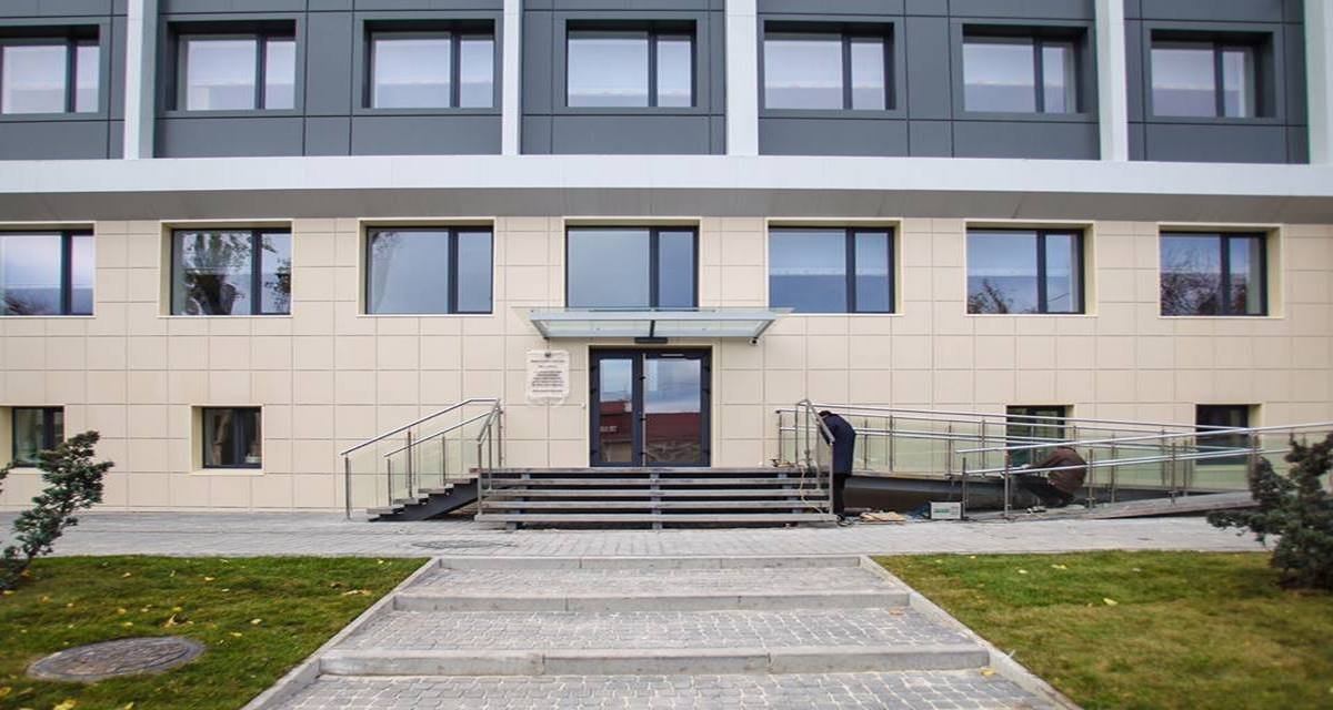 Ровно год прошел от момента начала работ до открытия нового педиатрического корпуса