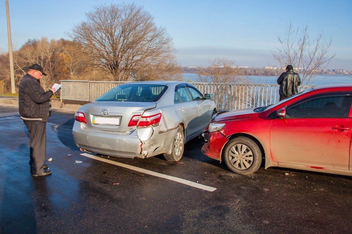 ДТП №2: две Toyota попали в ДТП по вине водителя Daewoo Lanos,скрывшегося с места аварии