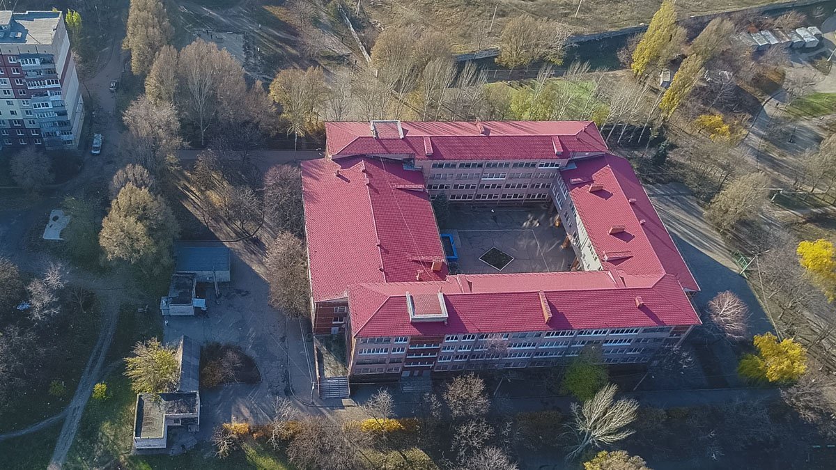 Одна из школ на жилмассиве Сокол