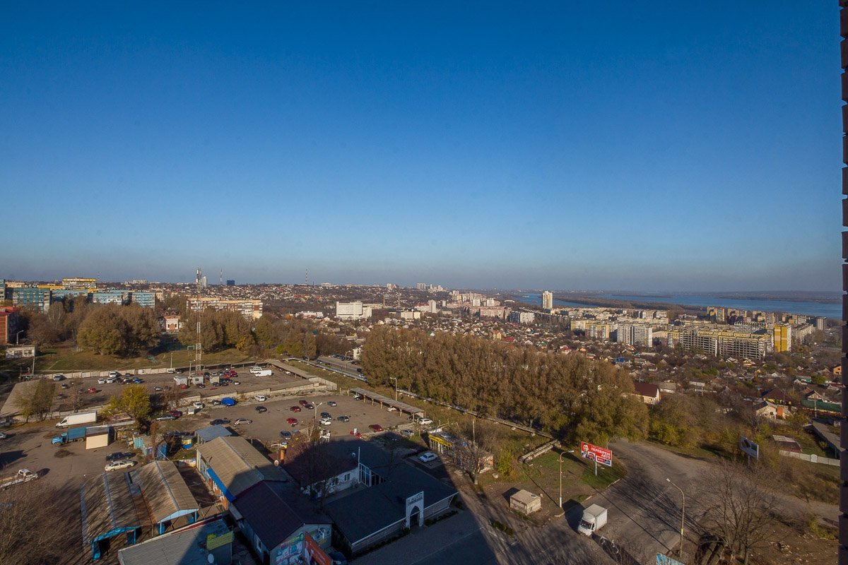 Две охраняемые парковки