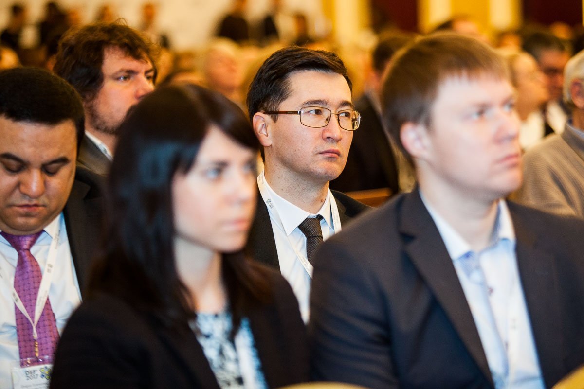 Участники внимательно слушали советы специалистов Участники внимательно слушали советы специалистов