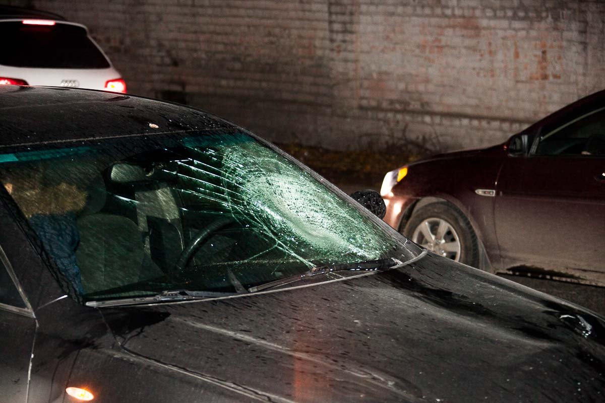 У Toyota разбито лобовое стекло У Toyota разбито лобовое стекло