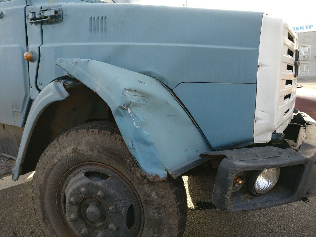 Повреждение ЗИЛа Повреждение ЗИЛа