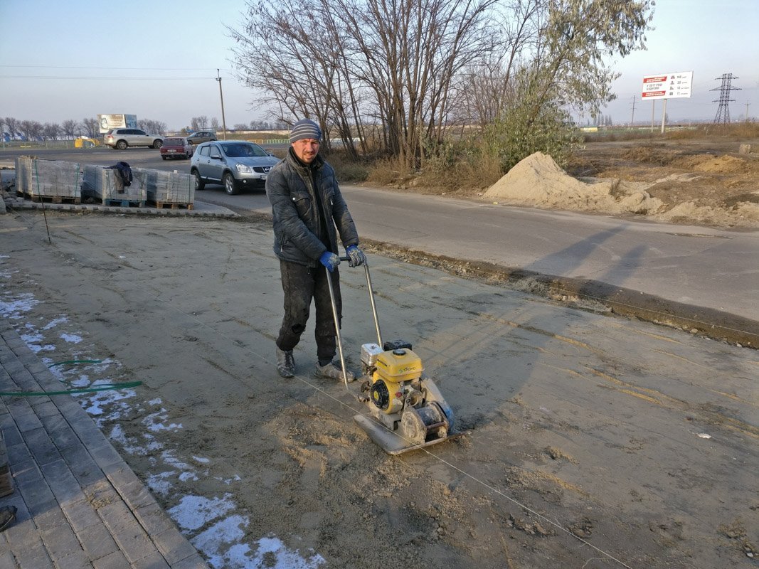 Линии электропередач находятся совсем рядом Линии электропередач находятся совсем рядом