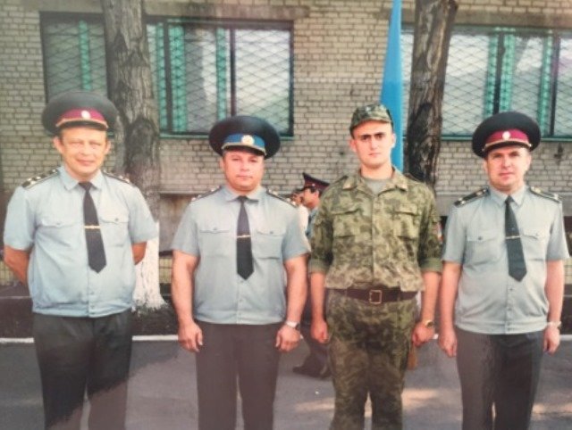 Історії про шпаргалки та спогади про дружнє плече одногрупників: як проводили студентські роки працівники ДніпроОДА 4