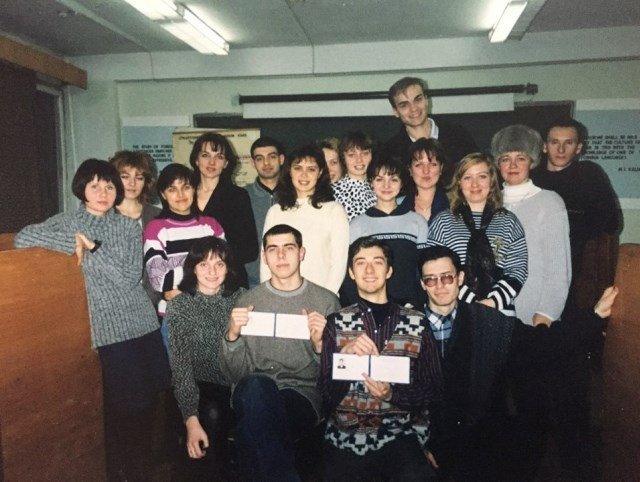 Історії про шпаргалки та спогади про дружнє плече одногрупників: як проводили студентські роки працівники ДніпроОДА 9