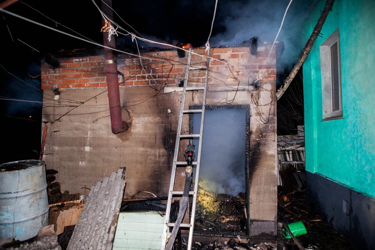 Загорелась даже крыша Загорелась даже крыша