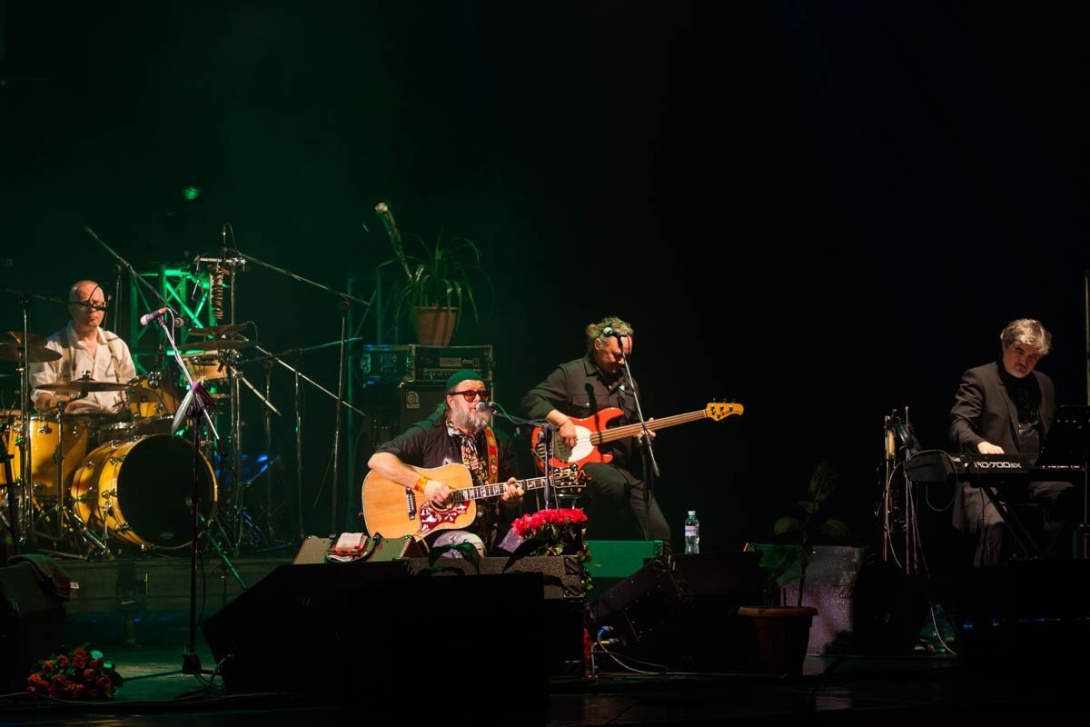 Сарынью на кичку - разогнать эту смурь... Ох, Самара, сестра моя; Кострома, мон амур Сарынью на кичку - разогнать эту смурь... Ох, Самара, сестра моя; Кострома, мон амур