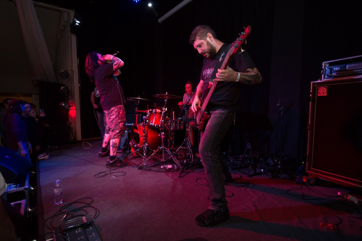 Рокеры исполнили не только новые хиты, но и порадовали своими первыми песнями Рокеры исполнили не только новые хиты, но и порадовали своими первыми песнями