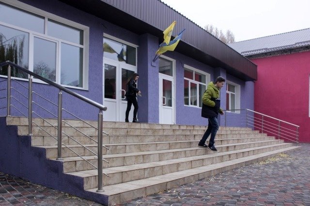 Так выглядит вход в школу теперь