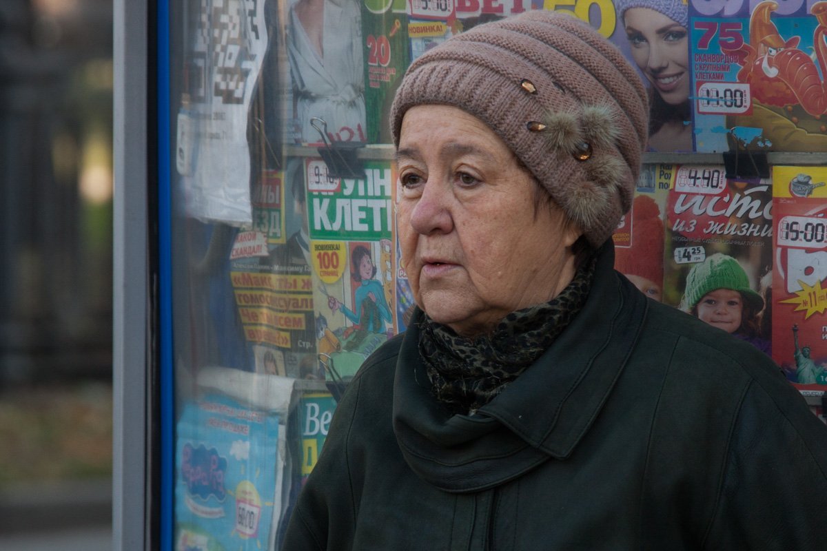 Погруженная в думыПогруженная в думы