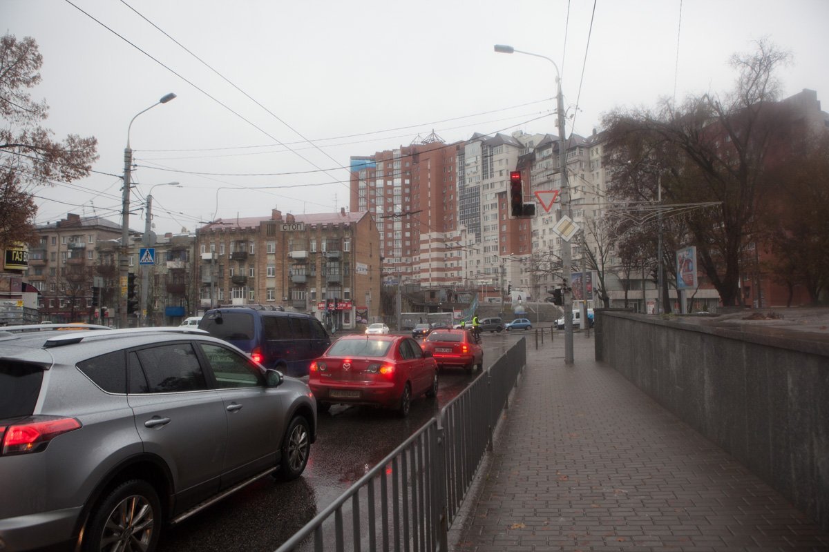 Пробка на улице Андрея Фабра