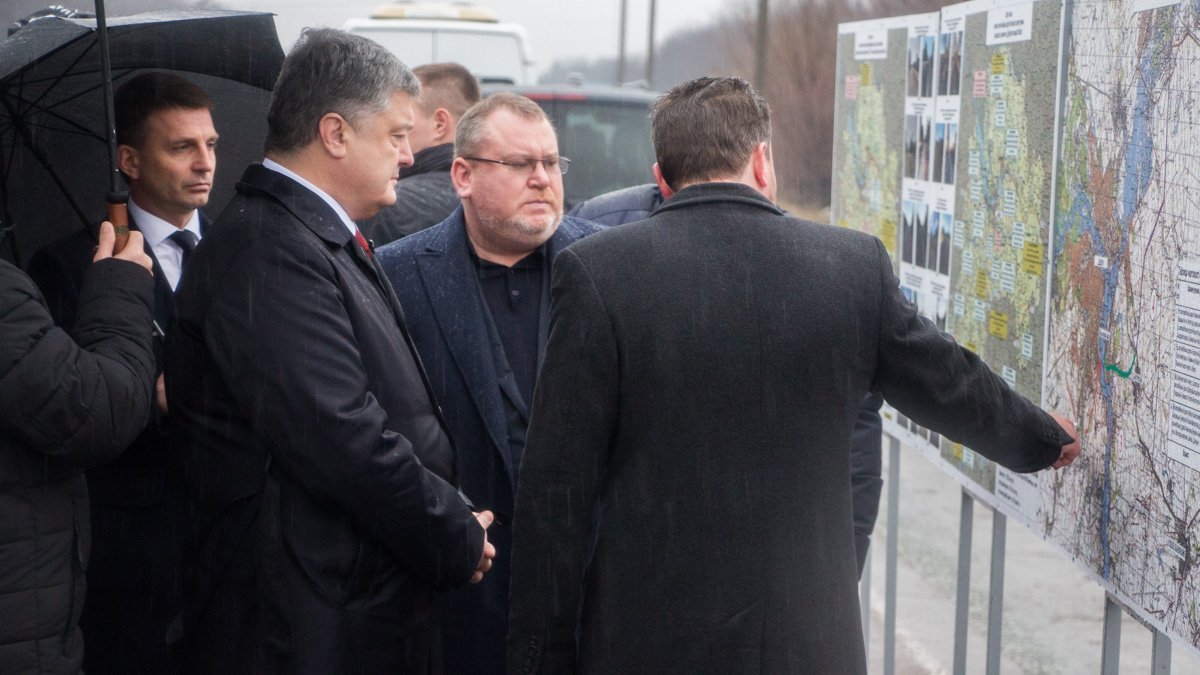 Петр Порошенко проинспектировал ход ремонтных работ на дорогах в Днепре 3