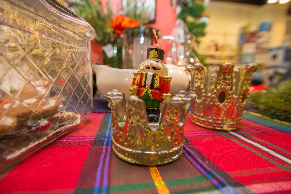 Щелкунчик готов украсить вашу елку