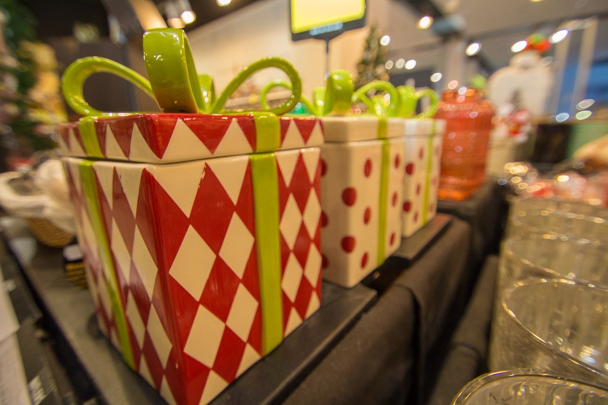 Спешите упаковать подарки