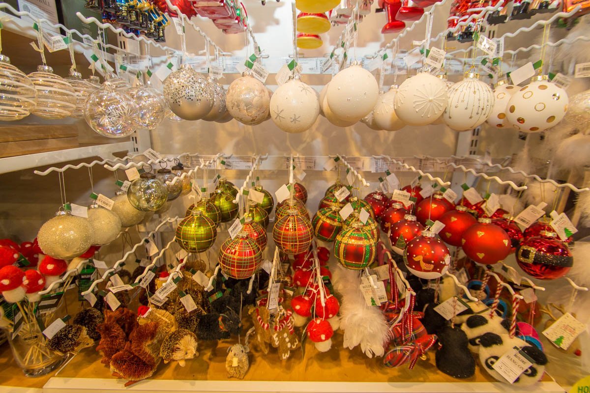 Пеструю елку вам домой