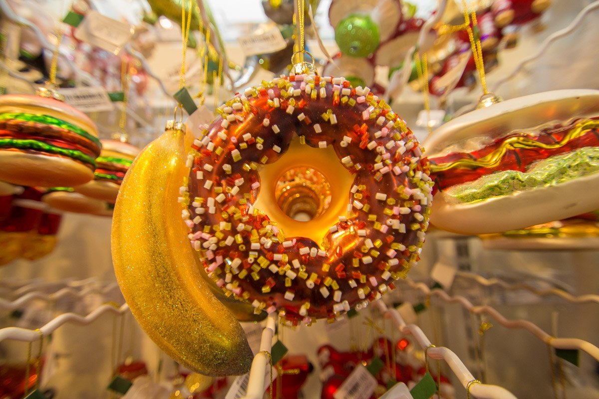 Не хватило вам того, что мы наелись стеклянных бургеров?