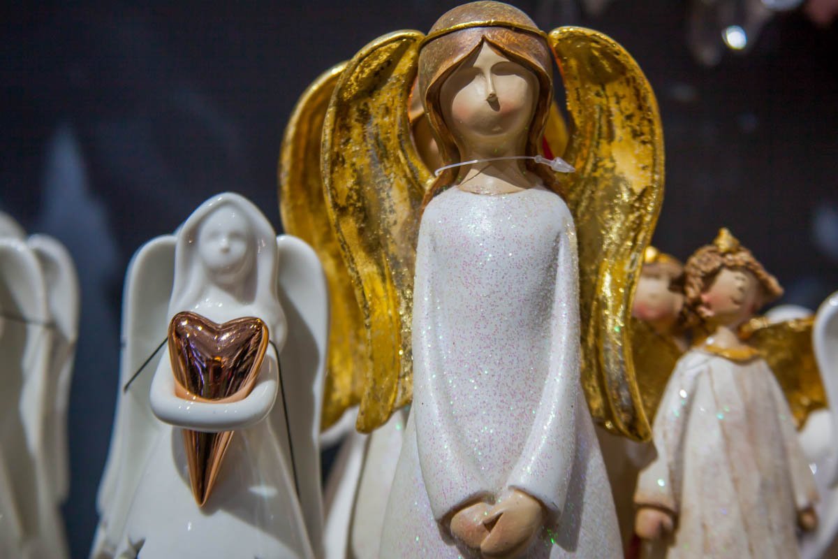 Чтобы Новый год прошел под знаком счастливой звезды - необходимо приобрести себе настоящего ангела