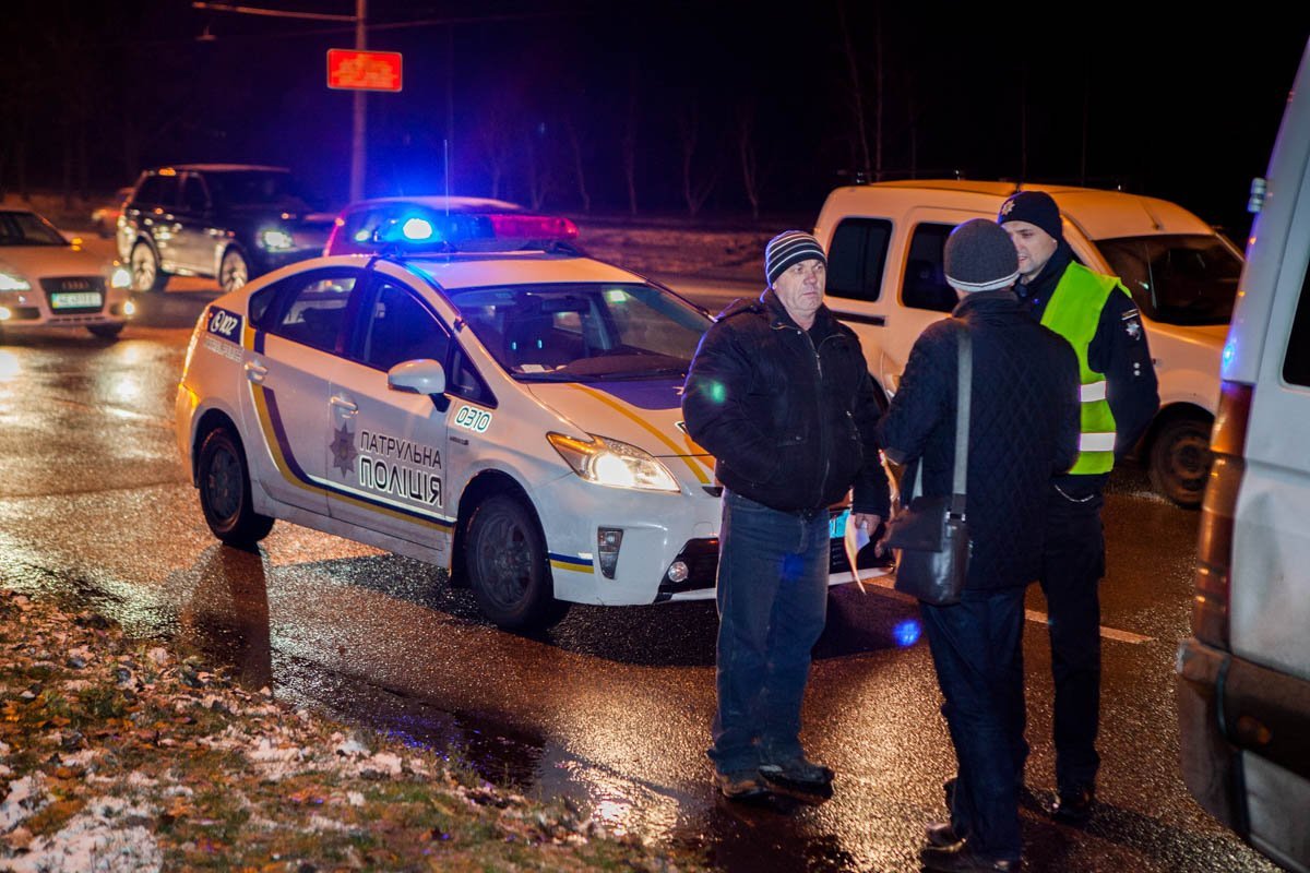 На месте происшествия работает патруль полиции