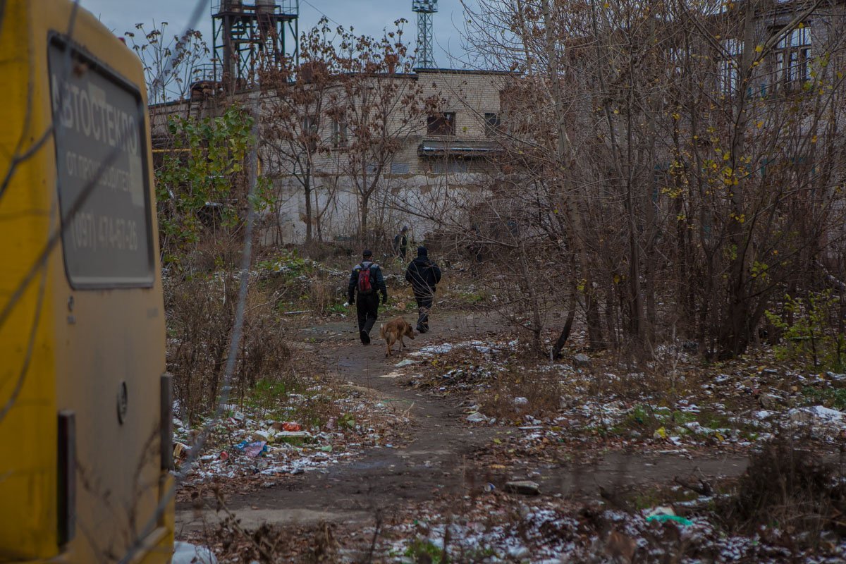 На место происшествия прибыла следственно-оперативная группа