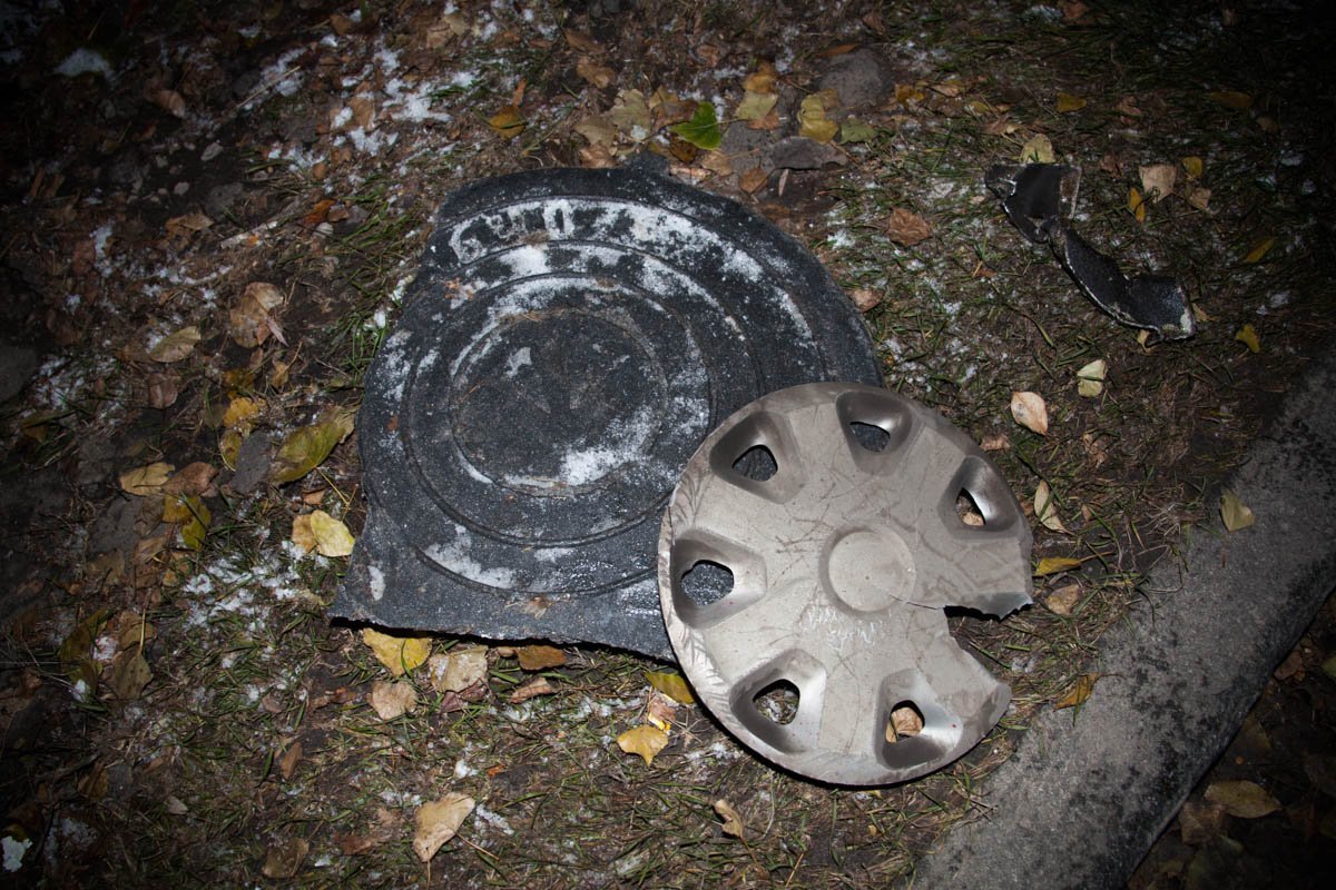 Та самая крышка люка, что торчала на дороге Та самая крышка люка, что торчала на дороге