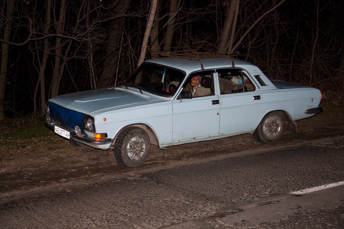 Из травм у пострадавшего ушибы и легкий шок, водитель "Волги" также цел, как и его автомобиль
