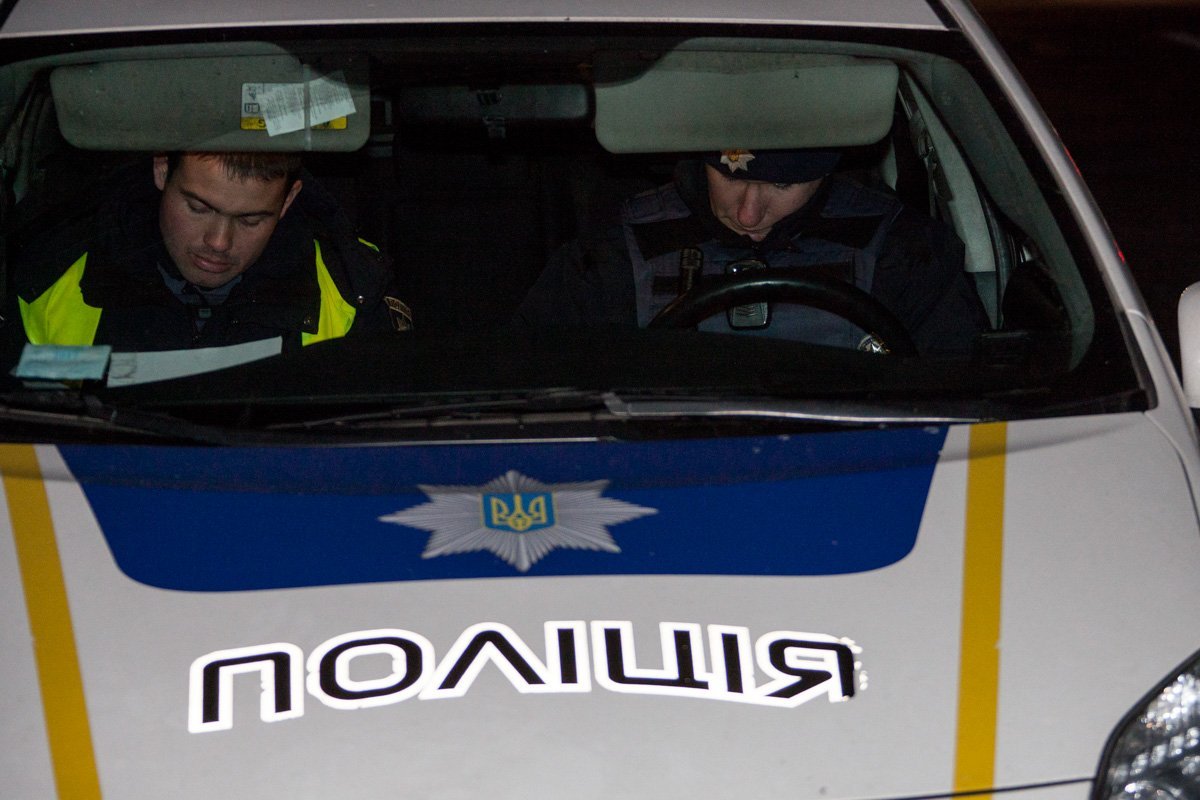 На месте происшествия работали сотрудники патрульной полиции