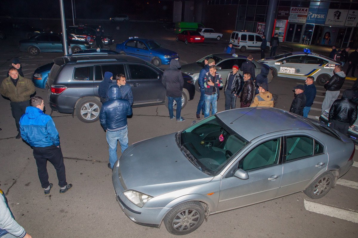 Владельцу Lexus все же пришлось возместить ущерб таксисту Владельцу Lexus все же пришлось возместить ущерб таксисту