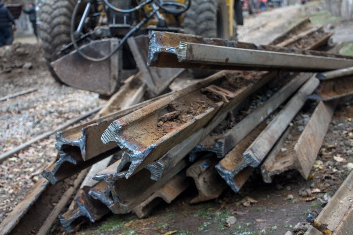 На путях идет замена рельс
