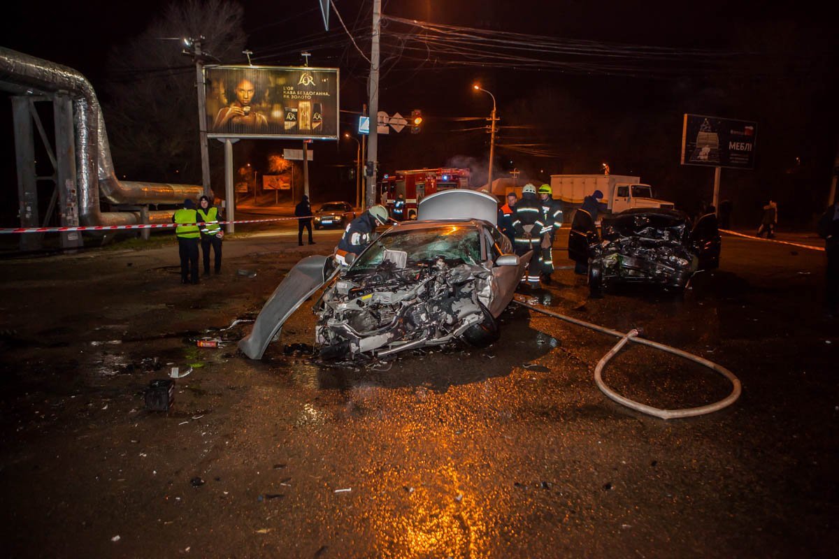 Работают сотрудники ГСЧС