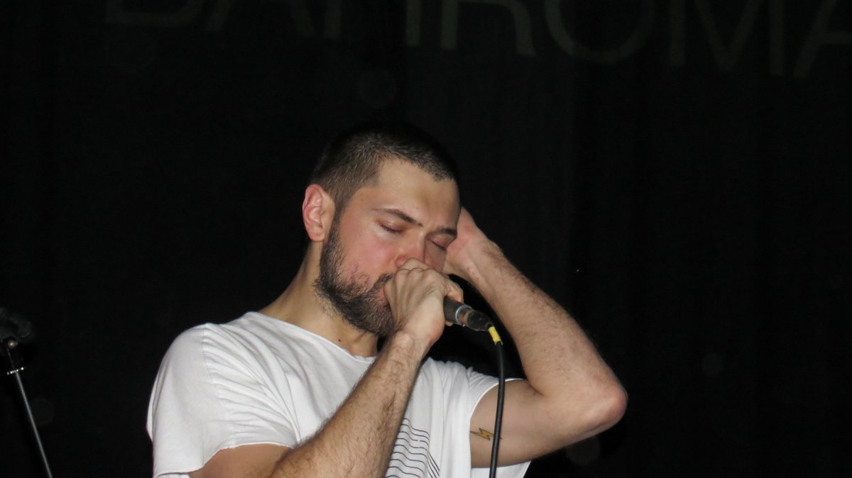 Я створюю свій вірш із власних відчуттів під натиском годин, під впливом речовин Я створюю свій вірш із власних відчуттів під натиском годин, під впливом речовин