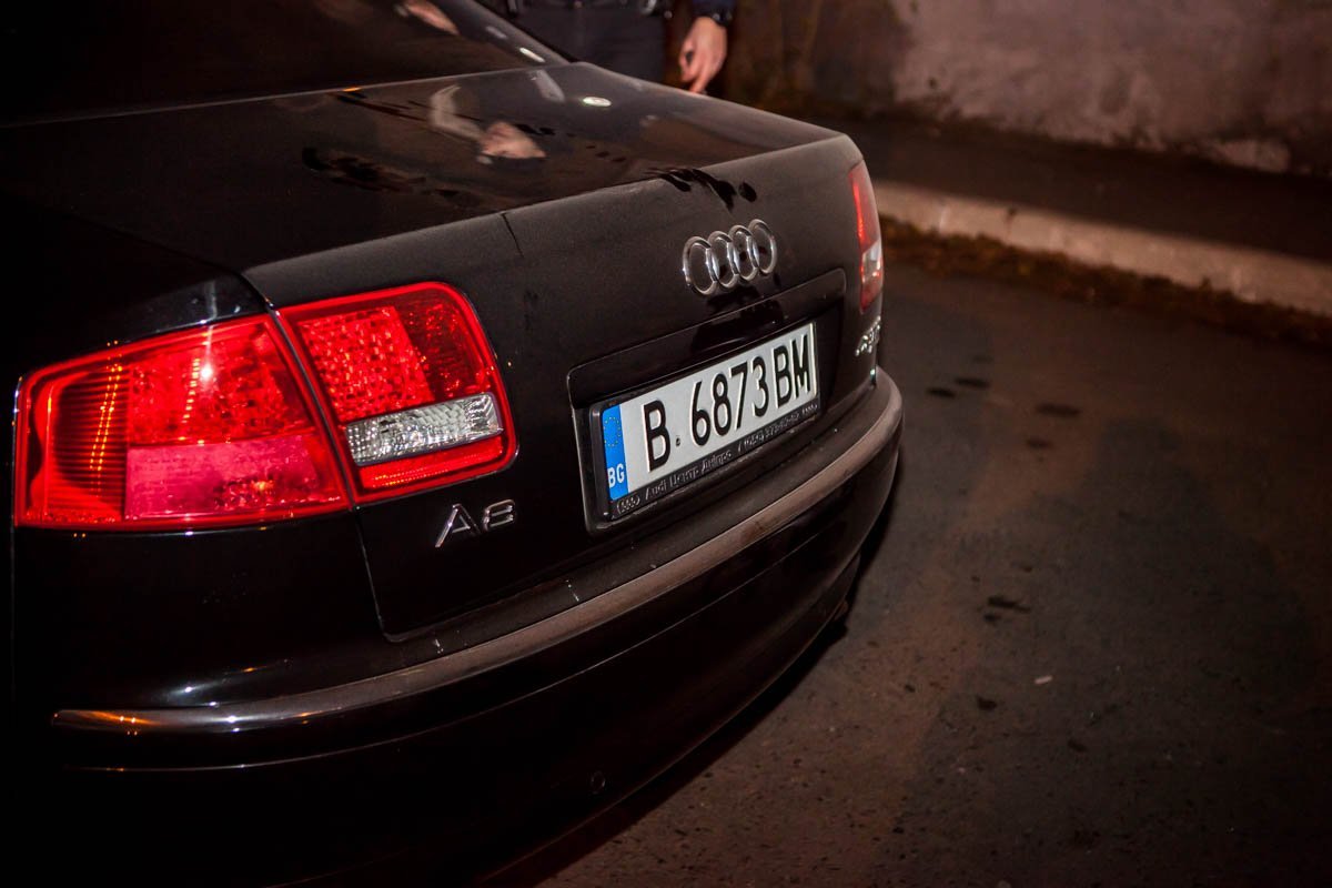 Роскошная машина для погони Роскошная машина для погони