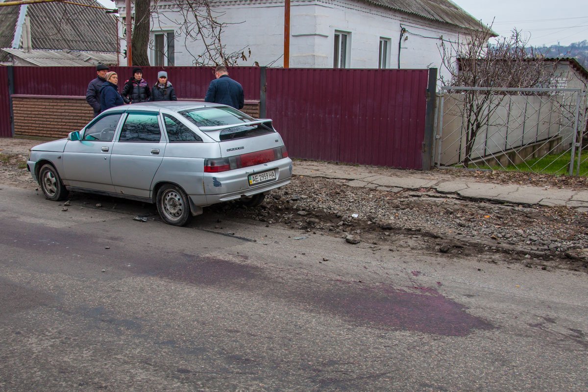 На улице Братьев Трофимовых мужчина бросился под колеса авто На улице Братьев Трофимовых мужчина бросился под колеса авто