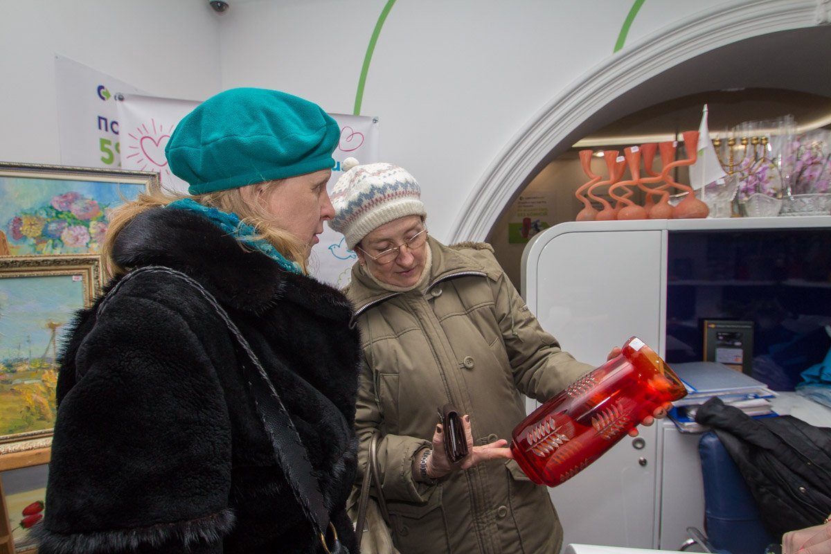 Люди с радостью приобретают вещи, что сделают дом уютнее Люди с радостью приобретают вещи, что сделают дом уютнее